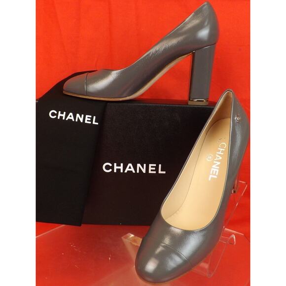 NIB CHANEL G31655 GRAY DISTRESSED LEATHER CC LOGO CAP TOE SILVER HEEL PUMPS 38 - Picture 7 of 12